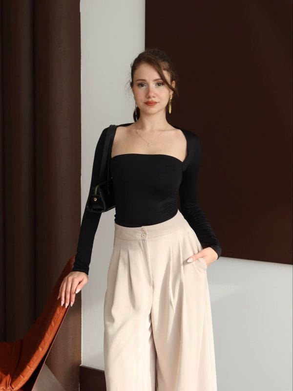 Pull moulant col carre