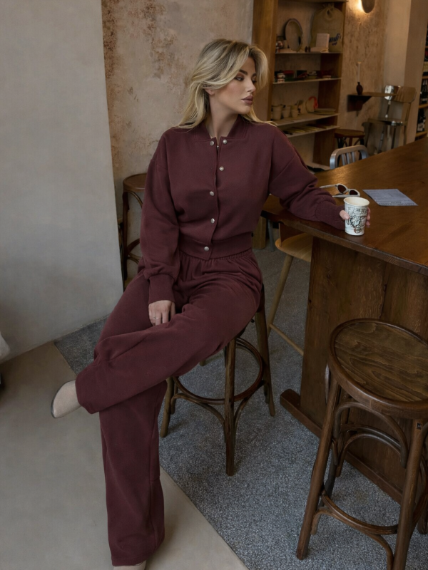 7FA5AC8C-0ECF-4BB6-B616-07618786F831 ENSEMBLE CASUAL CHIC